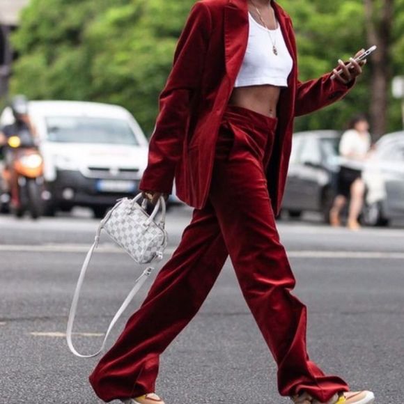 Red velour jacket - Picture 1 of 4